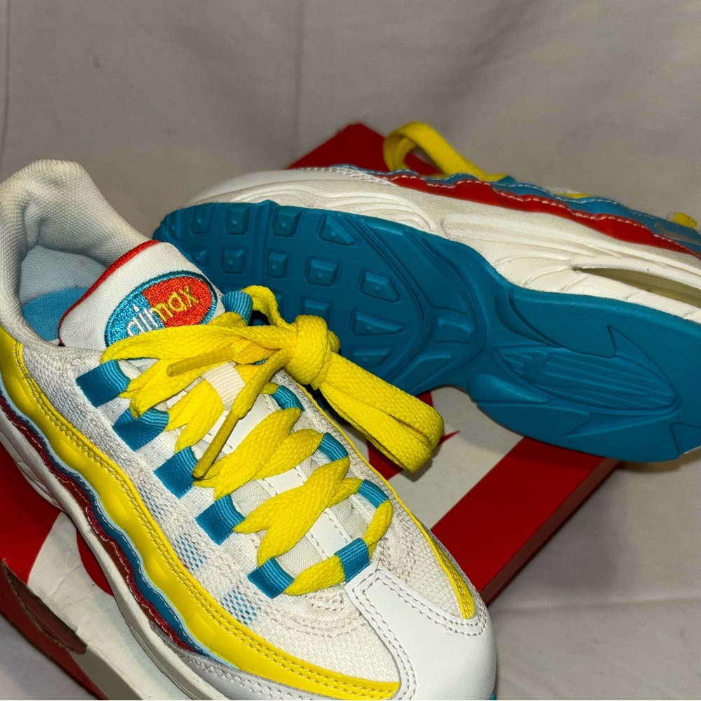 Nike Air Max ‘95- White/Blue Fury- Kids Size 13